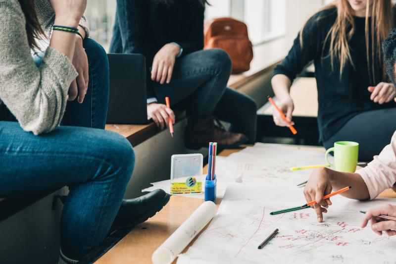 Treinamento de Ergonomia para Empresas: Melhore a Saúde e a Produtividade Treinamento de Ergonomia para Empresas: Melhore a Saúde e a Produtividade